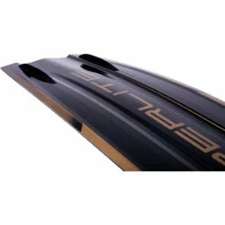 Hyperlite Rusty Pro Wakeboard - 2023 -Surf Edge Shop 2023 Hyperlite RUSTY PRO Wakeboard DETAIL 1 17024.1664980837