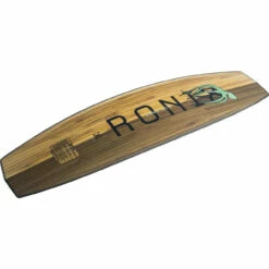 Ronix Diplomat Wakeboard - 2023 -Surf Edge Shop 2023 RONIX WAKEBOARD DIPLOMAT BASE 3 4 ANGLE 2 12967.1663357024