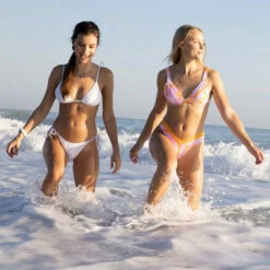 Ron Jon Juniors Blanco Westwood Tri Bikini Top 11 Ron Jon Juniors Blanco Westwood Tri Bikini Top -Surf Edge Shop d800x800 13210295001 white ron jon juniors blanco westwood tri bikini top lifestyle 3